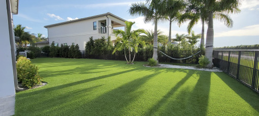 Sports-driven, Poolside Environment