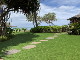 Gorgeous Beachfront Property by ForeverLawn Oahu