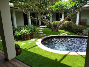 Residential Courtyard in Southwest Naples