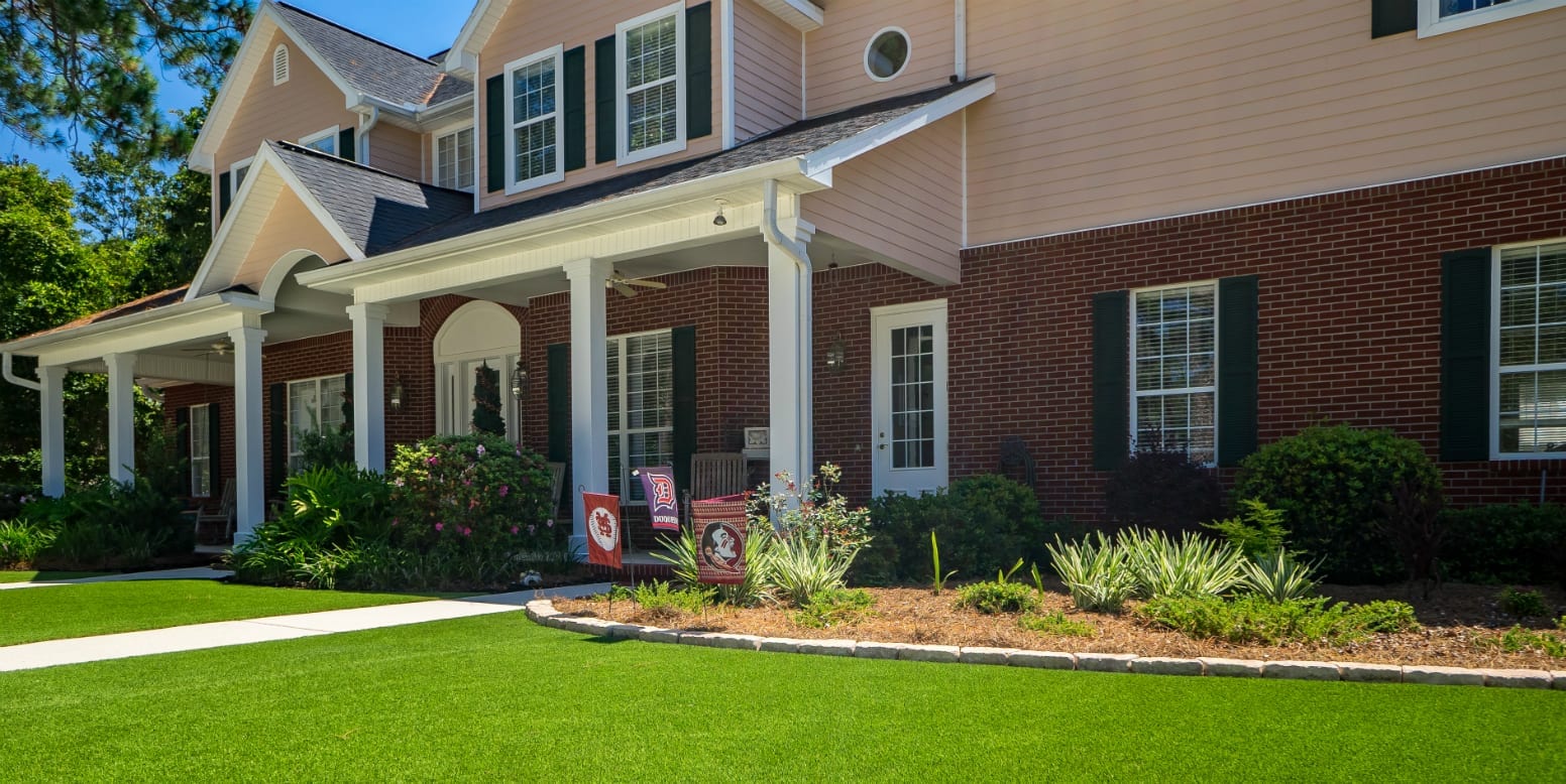 Niceville, Florida residential front lawn featuring DuPont™ ForeverLawn® Select HD installed by ForeverLawn Emerald Coast