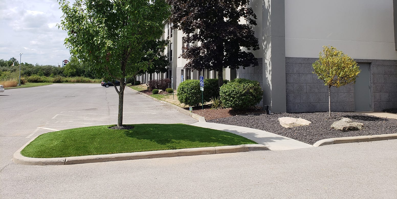 Medians covered in DuPont™ ForeverLawn® Select VR artificial grass at Hampton Inn & Suites Youngstown-Canfield